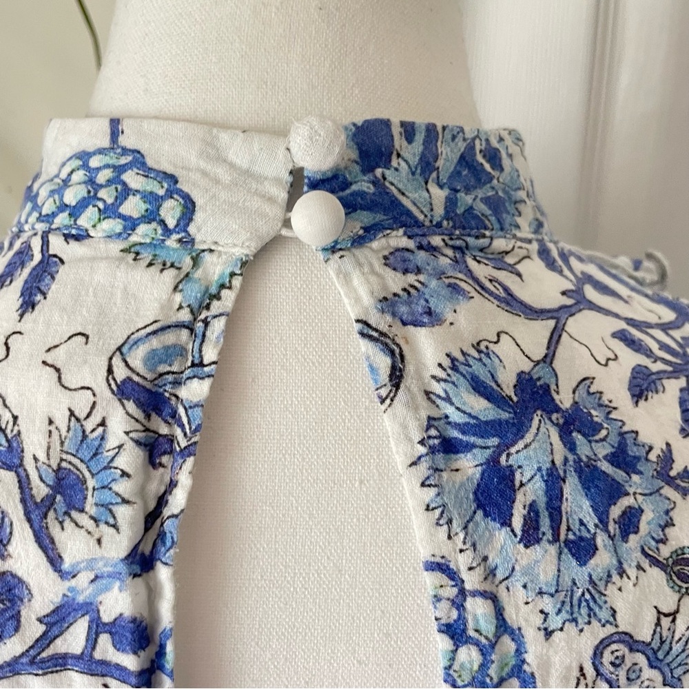 HEMANT & NANDITA Blue and White Floral Puff-Sleeve Blouse - Picture 14 of 16